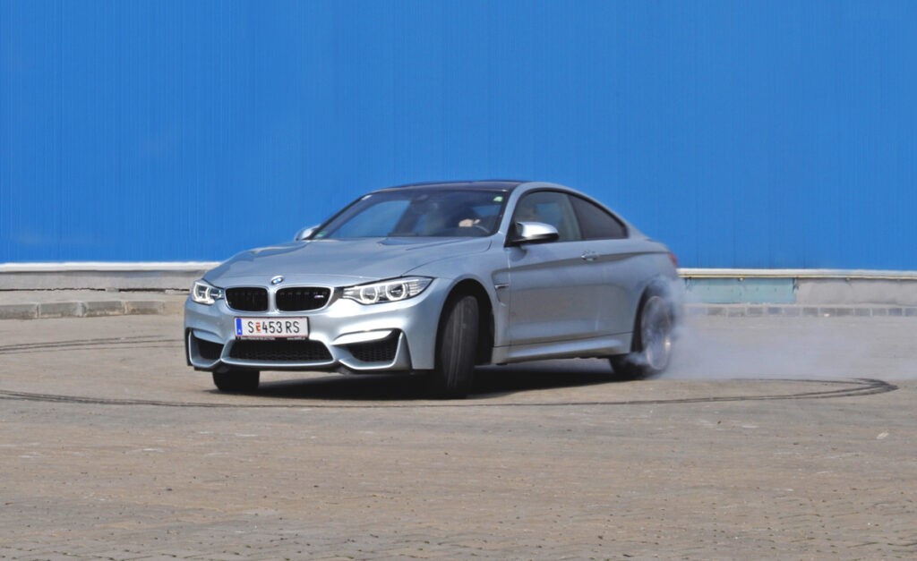 Test BMW M4 – Pentru fiara din tine