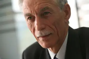 A murit Jean Constantinescu, fost șef ANRE și Transelectrica