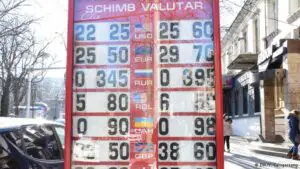 Deutsche Welle: Leul moldovenesc se prăbușește! Angajații primesc salarii simbolice