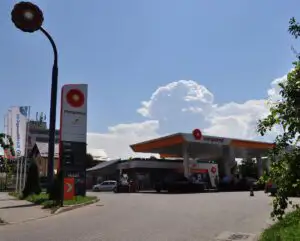 Guvernul scoate la vânzare 27% din Rompetrol Rafinare pentru 200 milioane de dolari