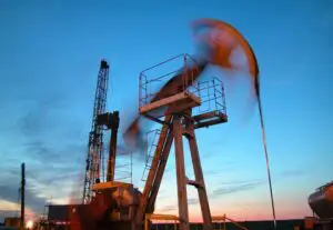 Industria petrolieră a Rusiei SE PĂBUŞEŞTE!