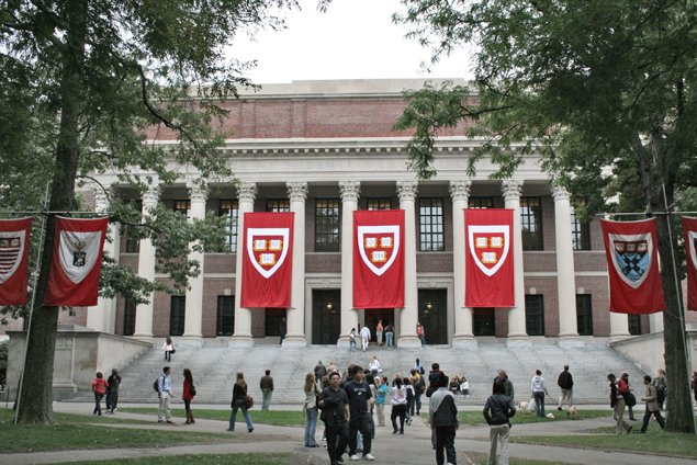 DECIZIE luată de Harvard Universitatea Harvard. Modifică regulamentul