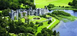 Cum ar fi să locuiești într-un castel VIDEO