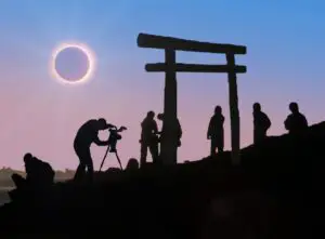 Eclipsa, vizibilă din România între orele 10.48 şi 13.04. Nu priviţi Soarele cu ochiul liber sau prin filtre improvizate!