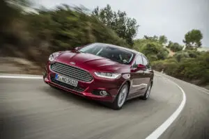 Actualul director de la Ford câştigă mai puţin decât predecesorul