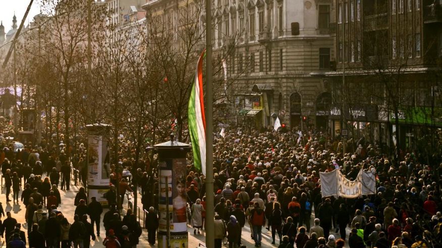 10.000 de persoane au manifestat la Budapesta împotriva guvernului Orban