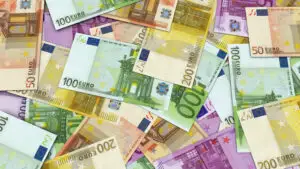 Un val de cash iese din zona euro!