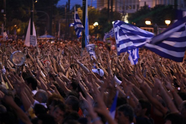 REVISTA PRESEI INTERNAȚIONALE – Grecia, pregătită să îşi ia soarta în propriile mâini