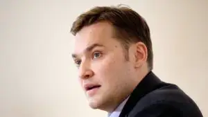 CCR dezbate mai devreme sesizările în cazul Dan Şova