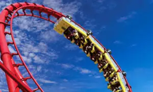 În SUA a fost inaugurat cel mai înalt şi mai rapid roller coster din lume