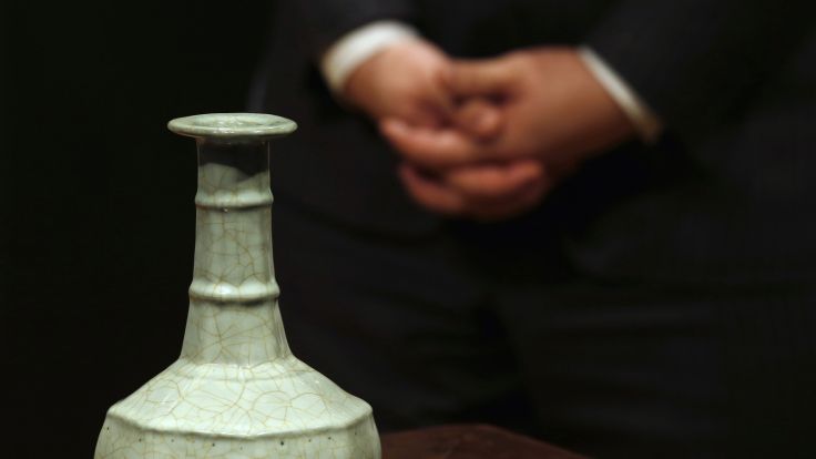 O vază chinezească veche ar putea fi vândută pentru circa 7 milioane de euro