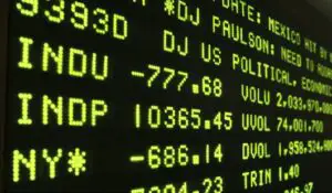 Evoluţii financiar-bancare şi bursiere – Bursele reacţionează faţă de scăderea preţului petrolului