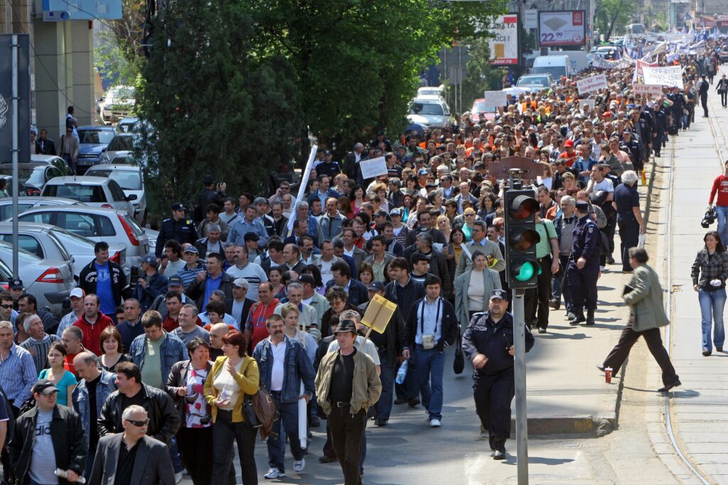 Sindicatele din administraţie anunţă grevă generală de o zi, pe 30 aprilie