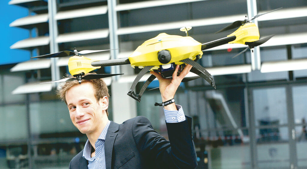 Dronele, jucării pentru adulţi
