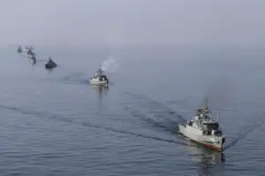 Nave de război iraniene, la intrarea în strâmtoarea Bab el-Mandeb