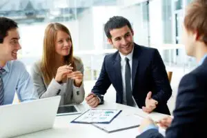 Afacerile de familie din România vor primi consultanţă pentru transferul către generaţiile următoare
