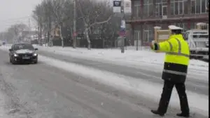 Avertisment pentru şoferi! Pregătiţi ANVELOPELE DE IARNĂ!