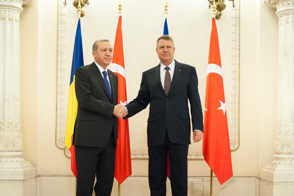 Președinții român și turc au reușit performanța să nu facă nicio referință la Rusia: 60 la sută din gazul folosit în Turcia este adus din Rusia