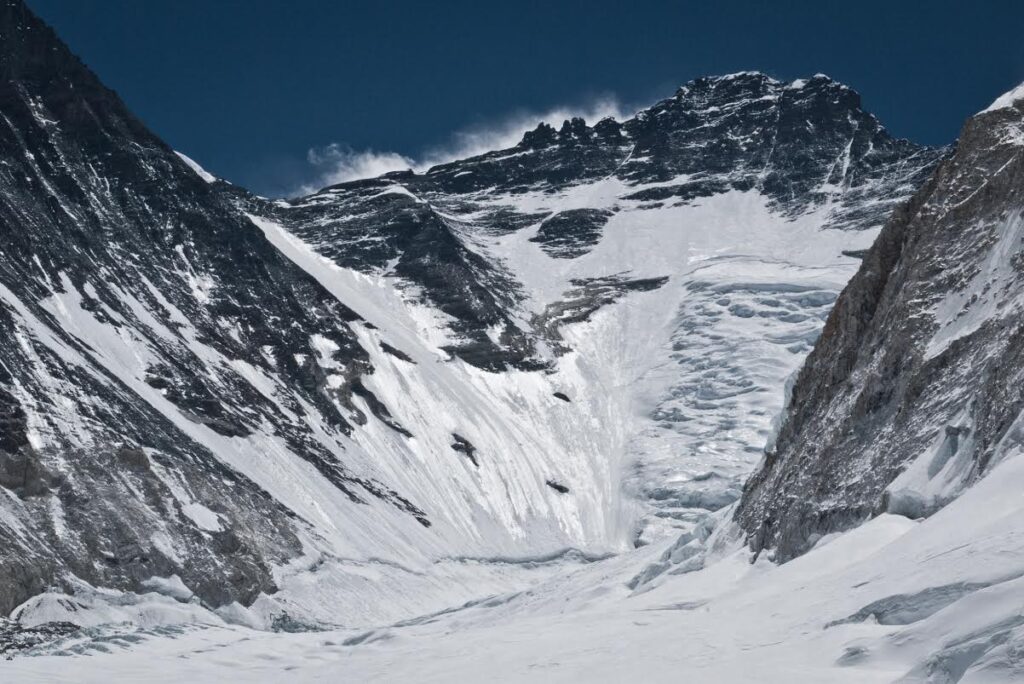 Alex Găvan pleacă într-o nouă expediție pentru a escalada vârful Lhotse de 8516 metri
