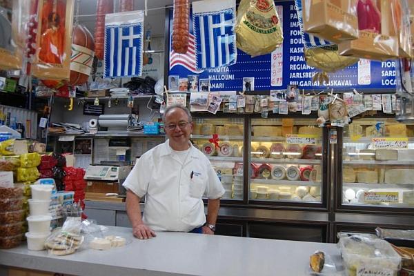 Cum s-a ieftinit mâncarea la greci fără nici o reducere de taxe