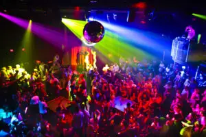 Cu părinții în club. Proiectul legislativ a primit avizul Comisiei de Muncă