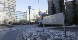 Nokia vrea să cumpere divizia de echipamente wireless a Alcatel
