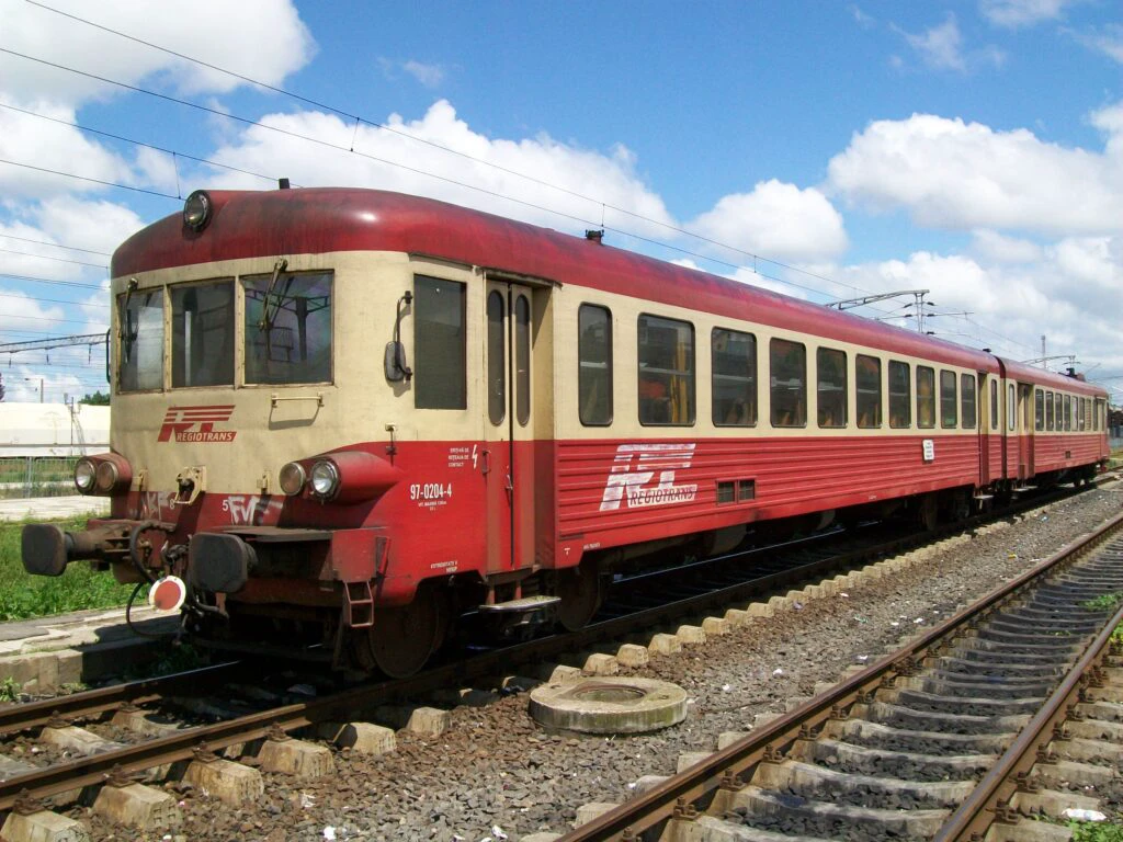 Regiotrans a reluat circulaţia trenurilor pe 16 rute din ţară
