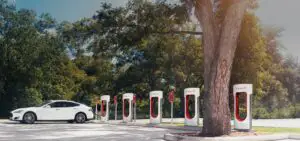 O companie americană va construi staţii de încărcare pentru maşini electrice în România