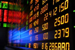 Evoluţii financiar-bancare şi bursiere – Piețele, agitate înaintea rezultatelor economiei americane și a deciziei Fed