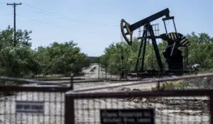 Preţul petrolului creşte cu 5%