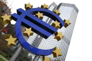 Economia zonei euro a încetinit în mai pentru a doua lună consecutiv