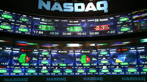 Evoluții financiar-bancare și bursiere – NASDAQ îşi depăşeşte propriul record! Bursele asiatice sunt în scădere