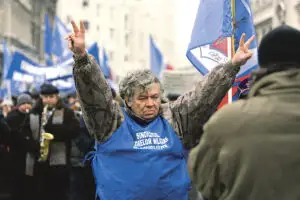 Riscuri pentru economie, primul pas: Guvernul măreşte pensiile deja triple faţă de medie