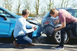 Toate cele patru societăţi de asigurare care domină piaţa RCA au probleme