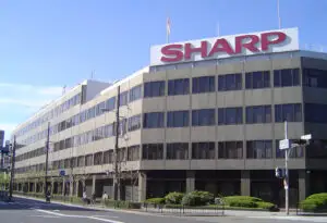 Sharp se prăbuşeşte!