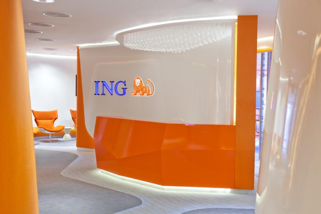 Câţi români şi-au portat salariul la ING Bank