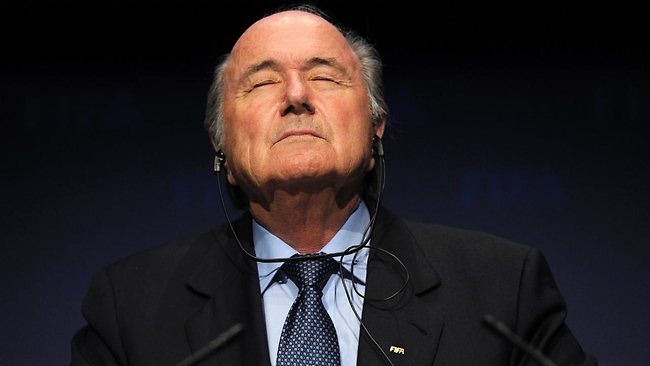 Corupţie la FIFA! Oficiali arestaţi, lui Blatter i se cere demisia, iar sponsorii ameninţă cu plecarea