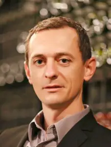 Povestea somelierului care administrează o cramă de 200.000 de euro