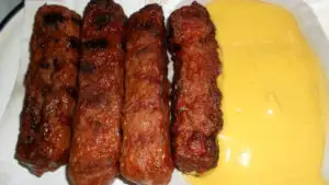 Câți mici consumă românii de 1 Mai