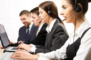 Asociaţia Română a Cărnii şi InfoCons vor deschide un call center pentru soluţionarea plângerilor consumatorilor