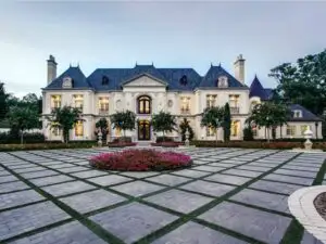 Castele de vânzare. Cât costă să trăiești ca o regalitate