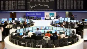 Evoluţii financiar-bancare şi bursiere – Pieţele, în panică! Grecia trebuie să plătească mâine o tranşă către FMI şi nu are bani