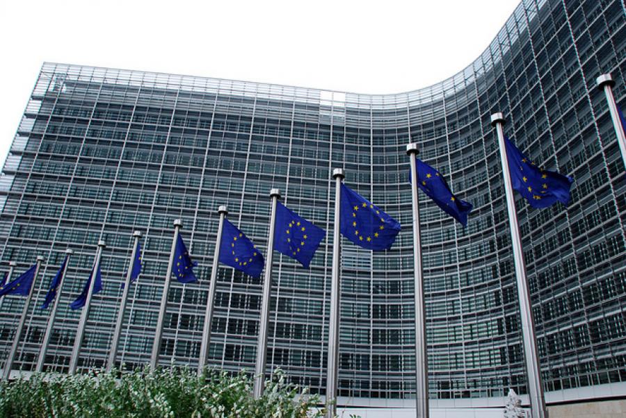Mesaj de la Comisia Europeană: Scăderea TVA la 19% poate afecta stabilitatea financiară a României