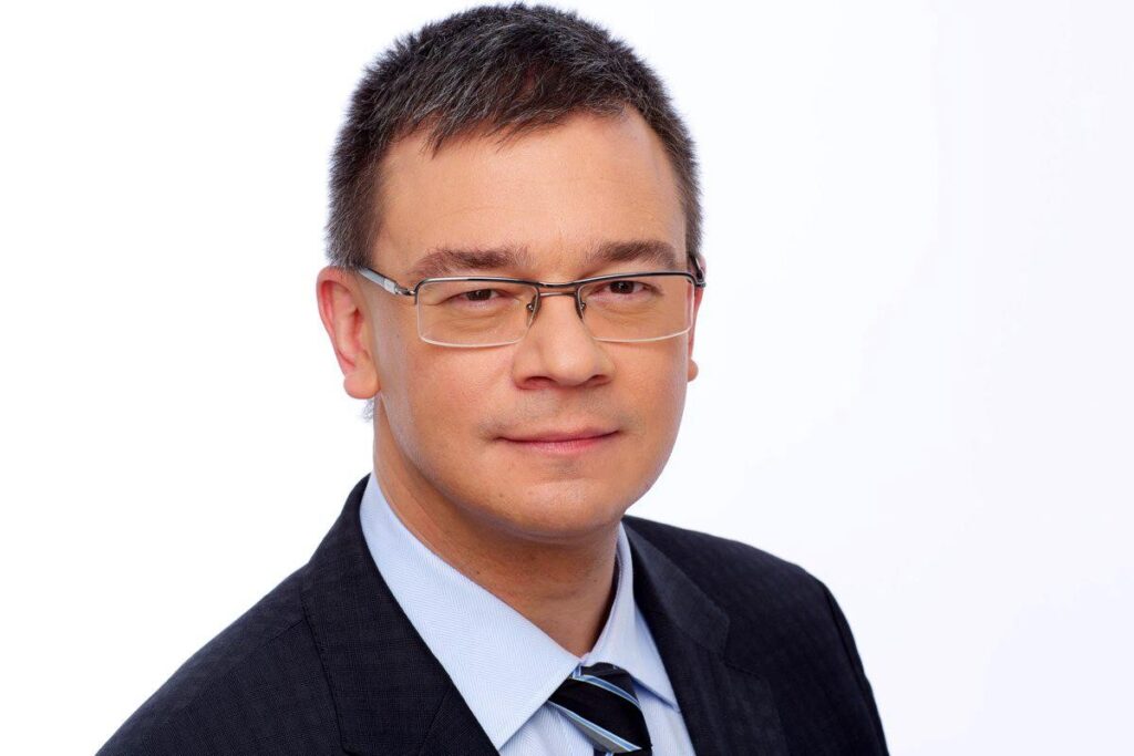 Mihai Răzvan Ungureanu este noul şef al SIE