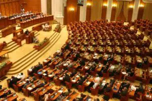 Liberalii au depus moţiunea de cenzură la Parlament