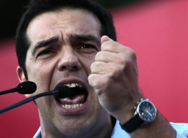 UPDATE Premierul grec Alexis Tsipras îi îndeamnă pe greci să voteze NU la referendum şi ameninţă cu demisia