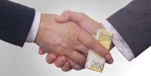 Raport SUA: Verdictele în cazuri de corupţie, inconsecvente. ANAF nu are resurse pentru confiscarea averilor ilicite