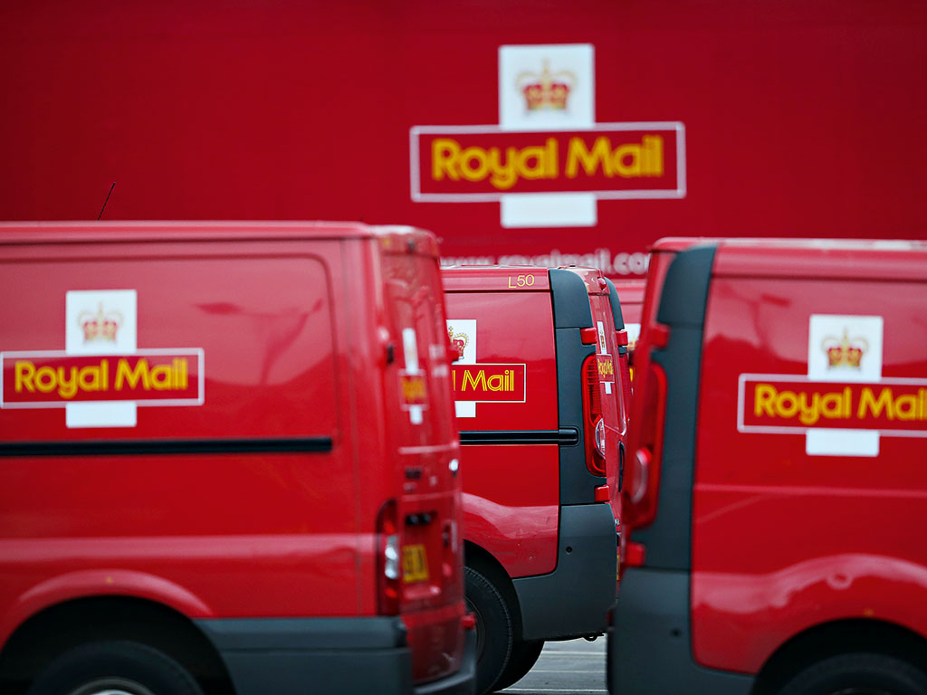Marea Britanie a strâns 1,2 miliarde de dolari din vânzarea a 15% din acţiunile Royal Mail