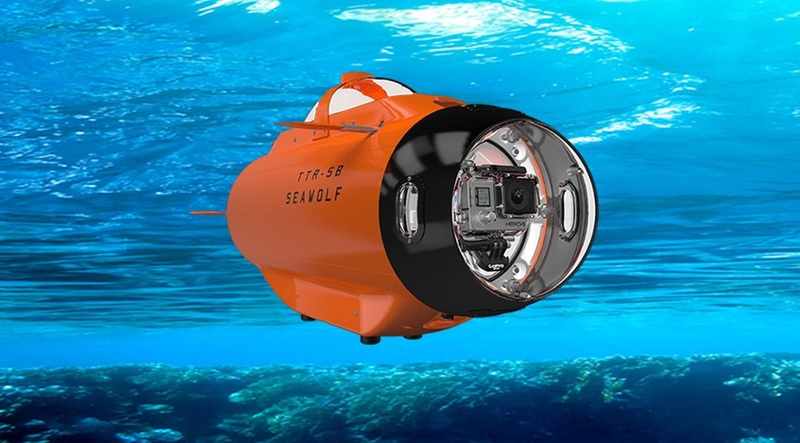 Cel mai ”cool” accesoriu pentru o cameră GoPro: un submarin!