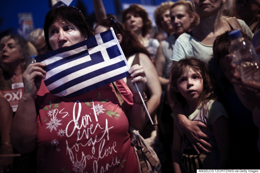 UPDATE Proteste de amploare în Grecia: Zeci de mii de oameni ies în stradă pentru a denunţa condiţiile impuse de creditorii externi